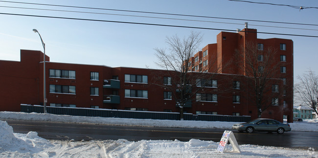 Building Photo - Madison Plaza Apartments