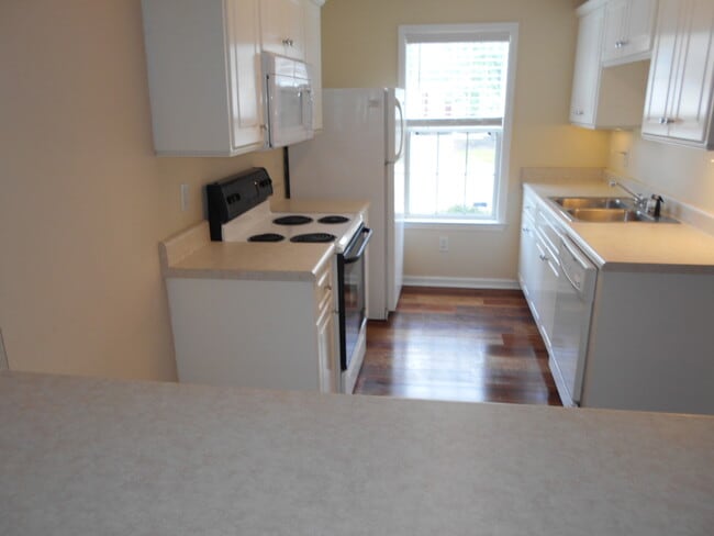 Building Photo - 477 Regency Park Dr