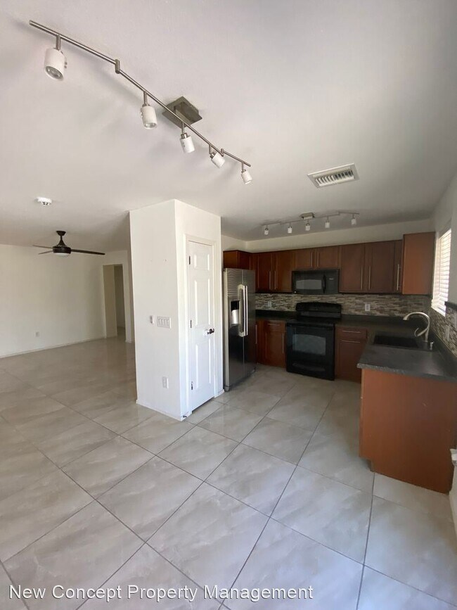 Foto del edificio - 3 br, 2 bath House - 4682 W Beeplant Way