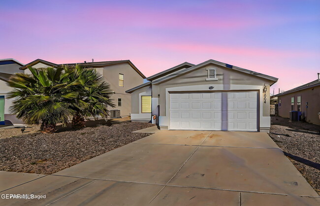 Building Photo - 1004 Aircoupe Way