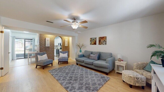 Foto del edificio - 616 Bowers Ln