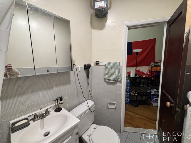 Building Photo - 10 Aberdeen St