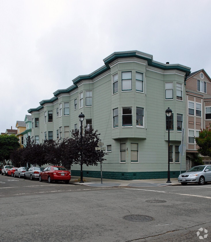 Building Photo - 408-418 Hugo St