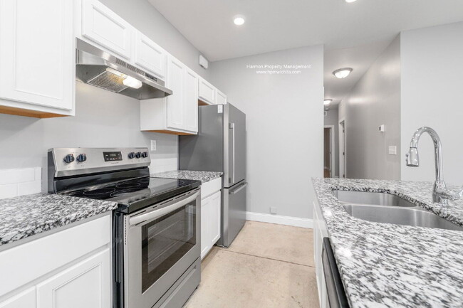 Building Photo - 5527 S Handley St