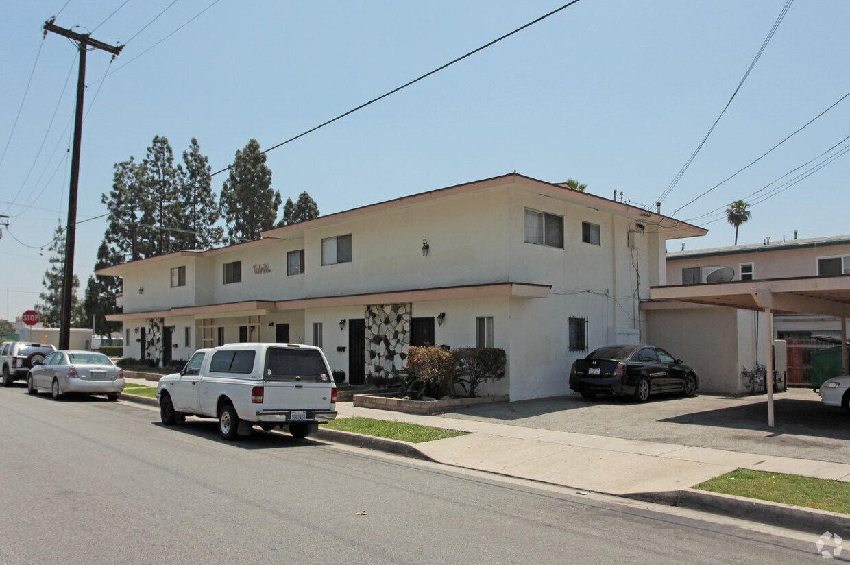 Foto del edificio - 12517 Old River School Rd