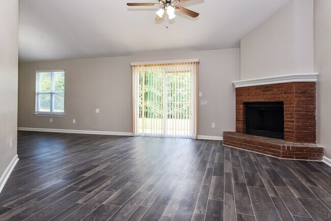 Building Photo - 359 Tait Rd