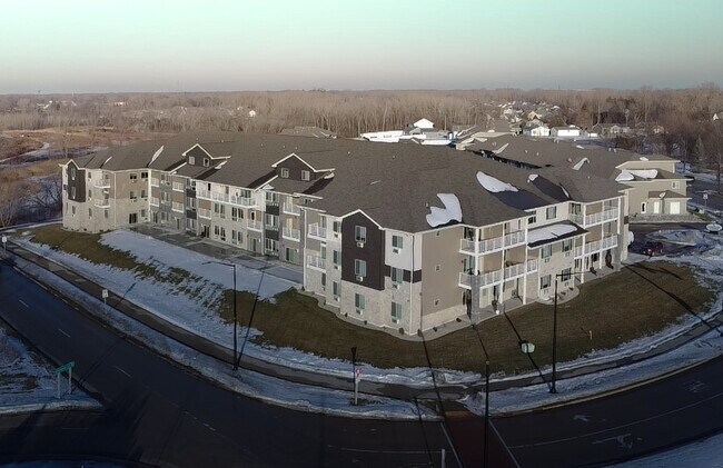 Foto del edificio - Duck Creek Landing Apartments