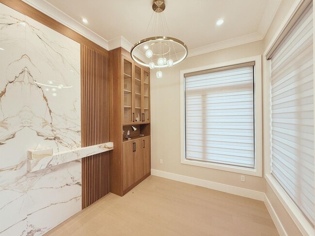 Photo du bâtiment - 1745-1167 167 St