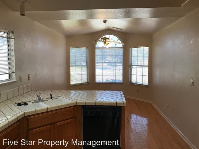 Building Photo - 4 br, 2 bath House - 1416 Citrus Dr