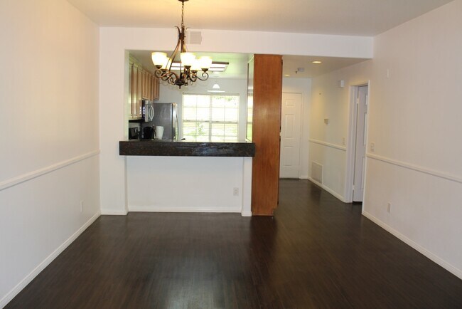 Foto del edificio - 415 Townsquare Ln