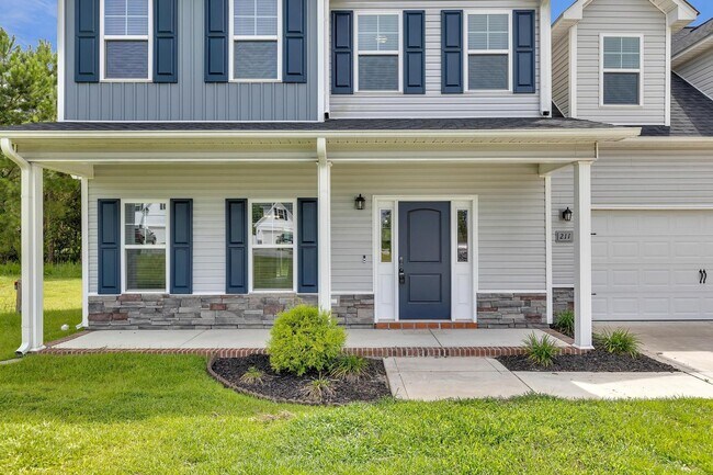 Foto del edificio - 3 Bedroom with BONUS in Swansboro HS District!