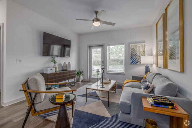 2 habitaciones, 2 baños - 1164 pies cuadrados - Sala de estar - Preserve at Flagler Beach