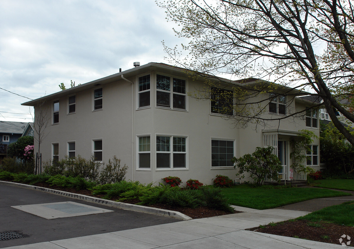 Primary Photo - 1417 Olive St