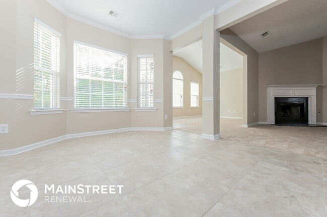 Foto del edificio - 5345 Yellow Pine Dr