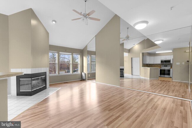Building Photo - 7640 Coachlight Ln