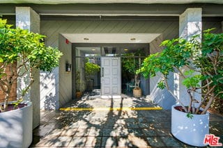 Foto del edificio - 1920 Pandora Ave