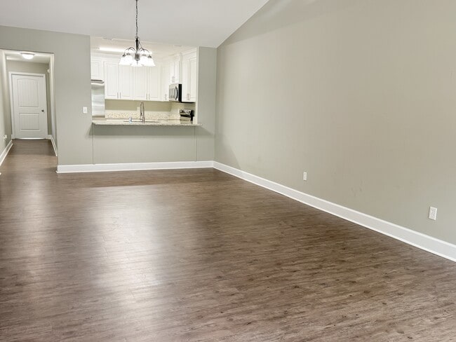 Building Photo - 1675 Jordon Ave