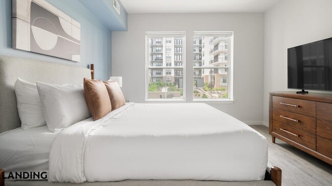 Building Photo - 2000 Aureum Dr