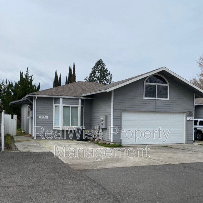 Foto del edificio - 1547 1/2 Grand Ave