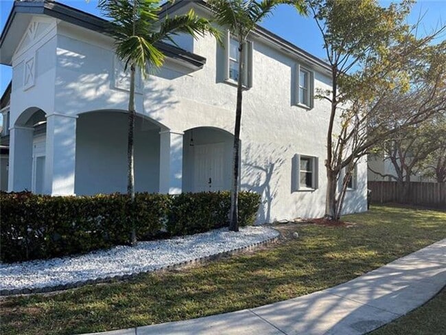 Building Photo - 349 NE 36th Terrace