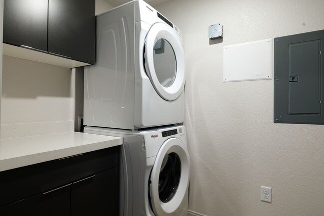 Interior Photo - 1 Bedroom & 1 Bedroom + Den at UC!