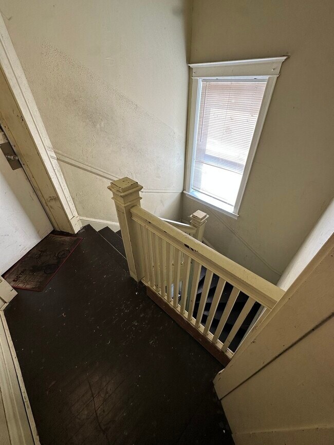 Building Photo - 1504 E 74th Pl