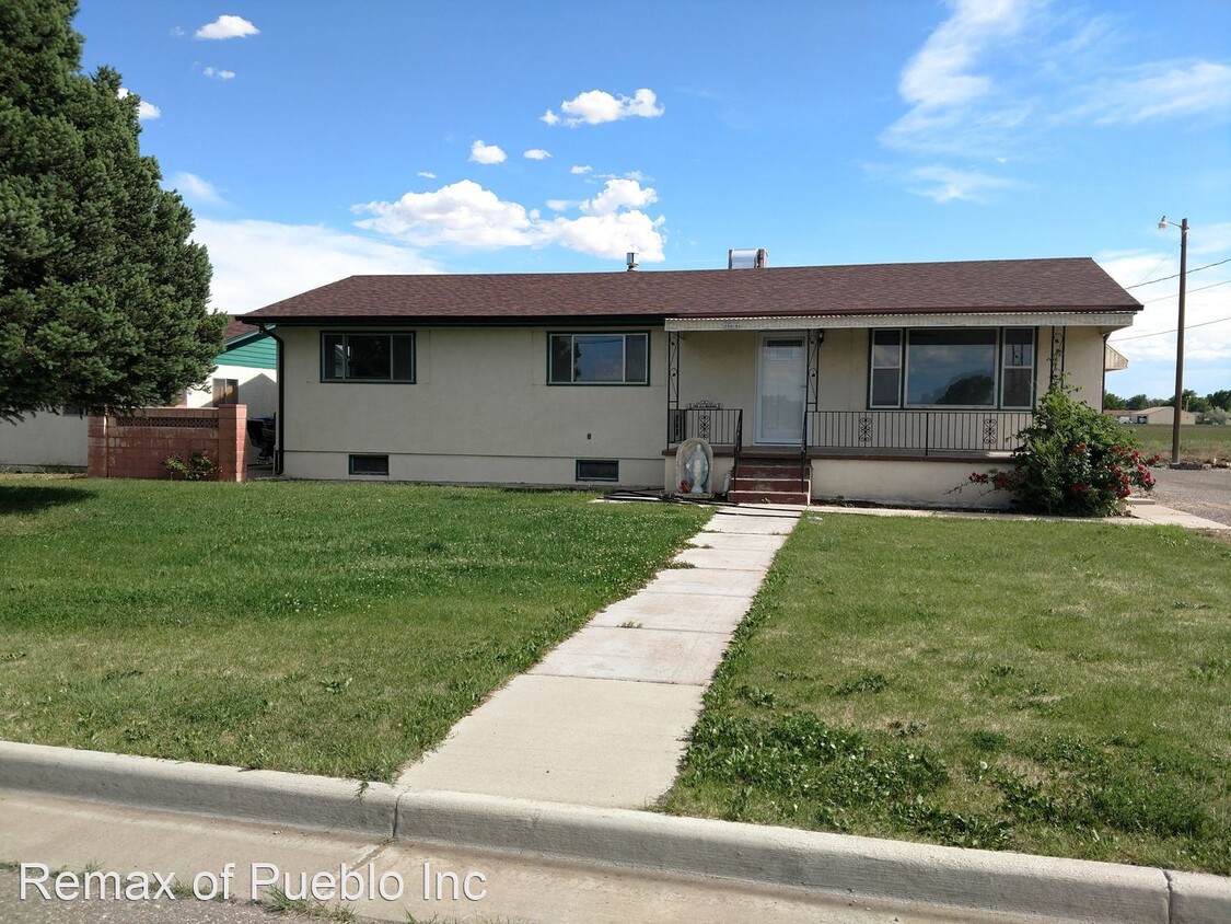 Primary Photo - 3 br, 1 bath House - 25618 Everett Rd.