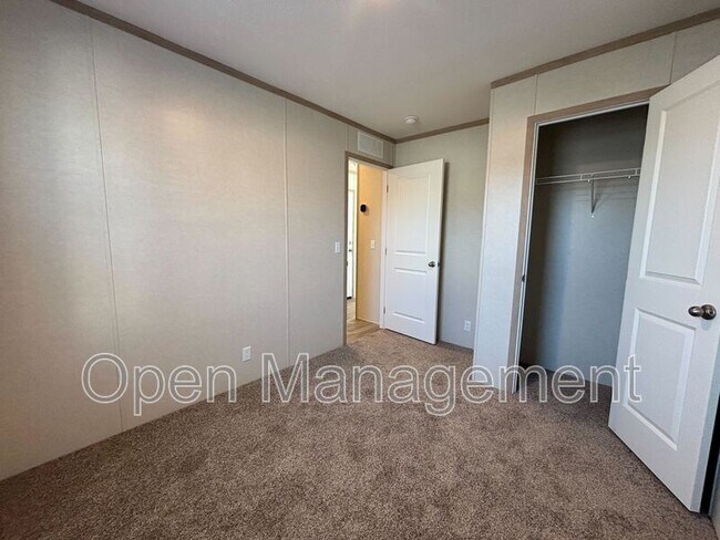 Foto del edificio - 725 S 12th St