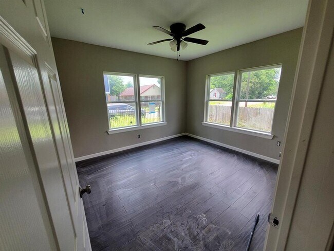 Building Photo - 4713 Lucille St