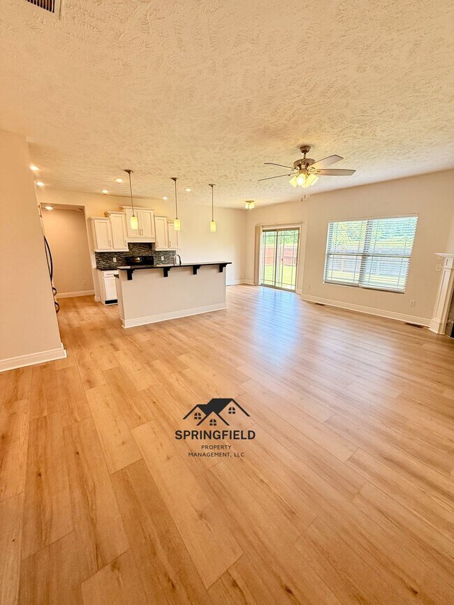 Foto del edificio - Bent Tree Subdivision - 4 Bedrooms w/ 3 Car Garage