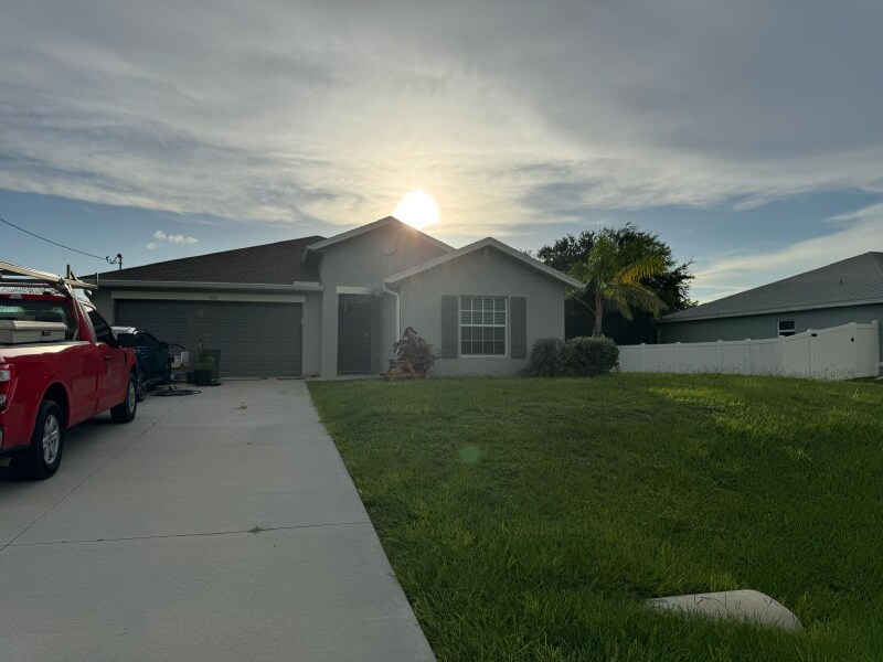 Foto principal - 3530 NE 21st Ave