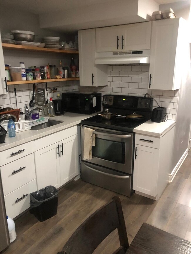 Building Photo - 30 Royal West Dr