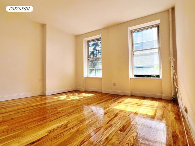 Foto del edificio - 256 12th St