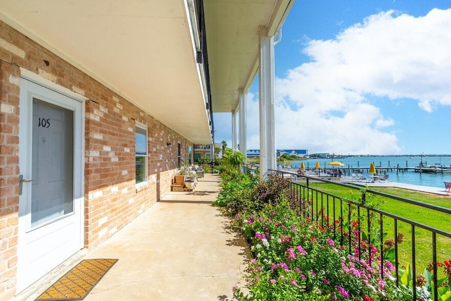 Primary Photo - 3535 E NASA Pkwy