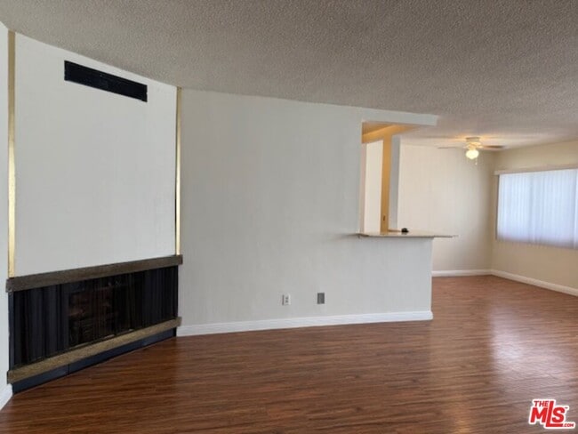 Building Photo - 8161 Manitoba St