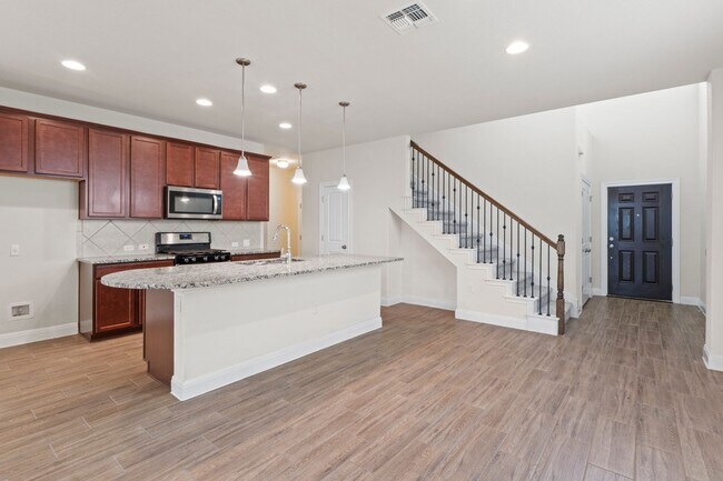 Foto del edificio - Spacious 4-Bedroom Pulte Home Near Apple Campus & Lakeline