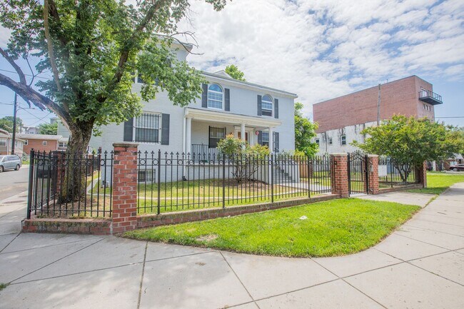 Building Photo - 4915 Nannie Helen Burroughs Ave NE