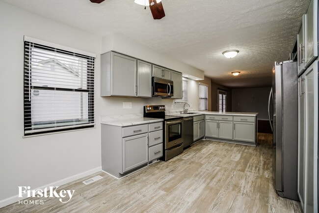 Foto del edificio - 659 Forestwood Dr