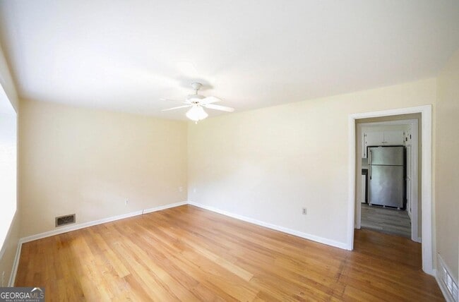 Building Photo - 120 Soule St