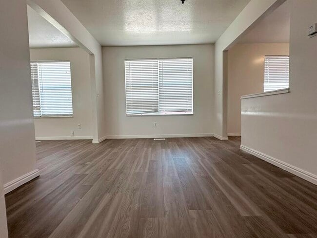 Building Photo - 312 N 400 W