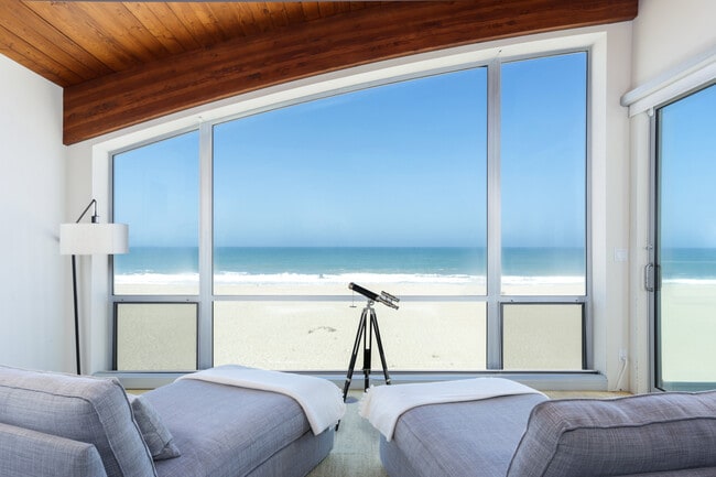 Foto del edificio - 1013 Mandalay Beach Rd