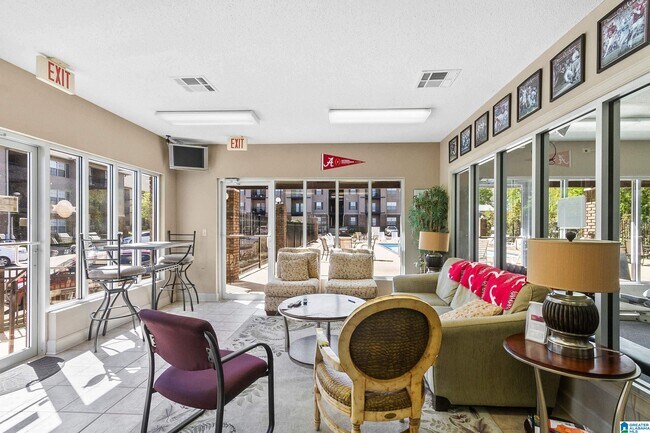 Foto del edificio - 2301 Veterans Memorial Pkwy