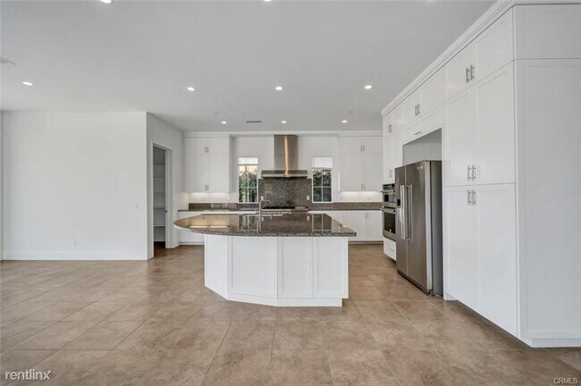 Building Photo - 4 br, 4.5 bath House - 234 Oceano