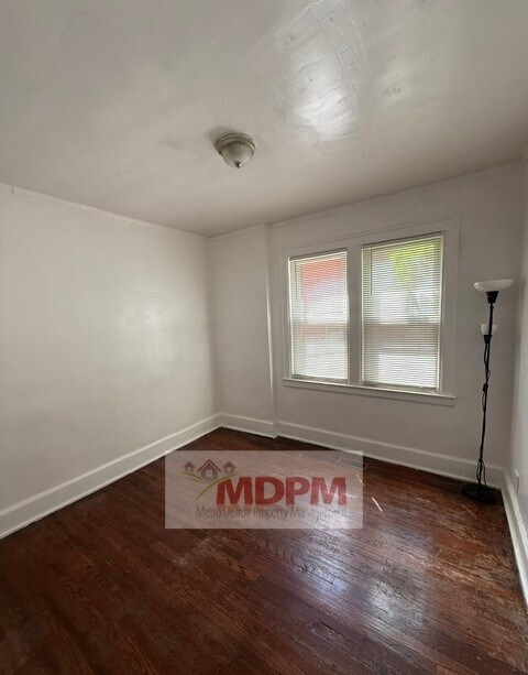 Foto del edificio - 3338 Tyler St