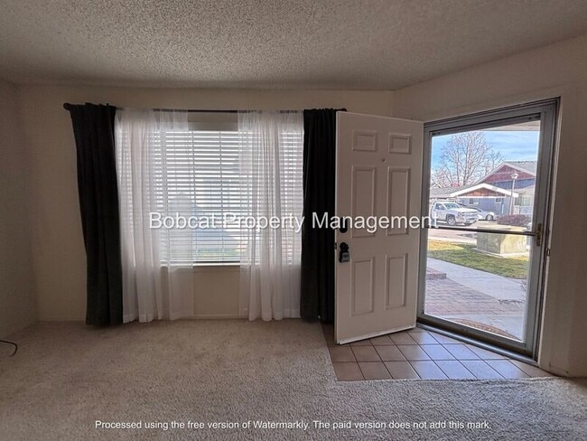 Foto del edificio - 1420 Douglas Ave