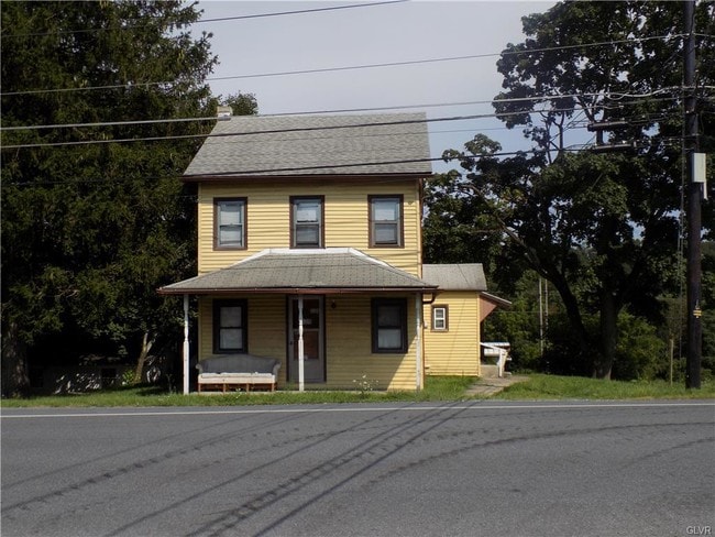 Building Photo - 121 Riverview Dr
