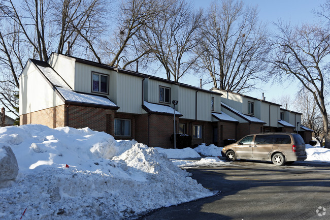 Building Photo - Douglas Square Apartments