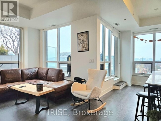 Building Photo - 38 Cameron St