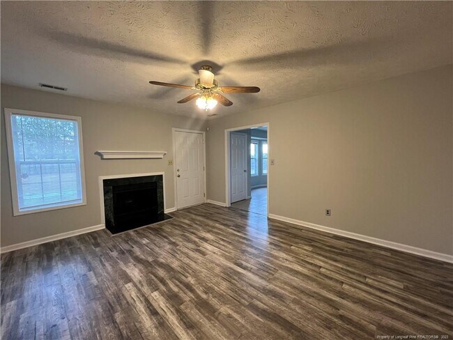 Building Photo - 117 Independence Dr
