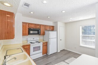 Building Photo - 2011 Spenwick Dr